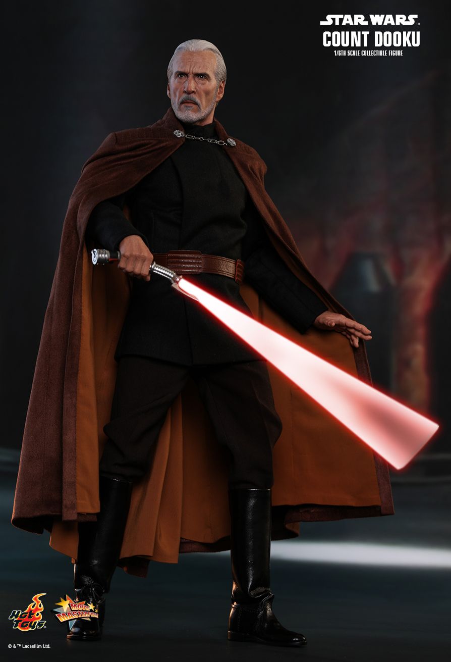 Count Dooku - Sir Christopher Lee   Sixth Scale Figure by Hot Toys