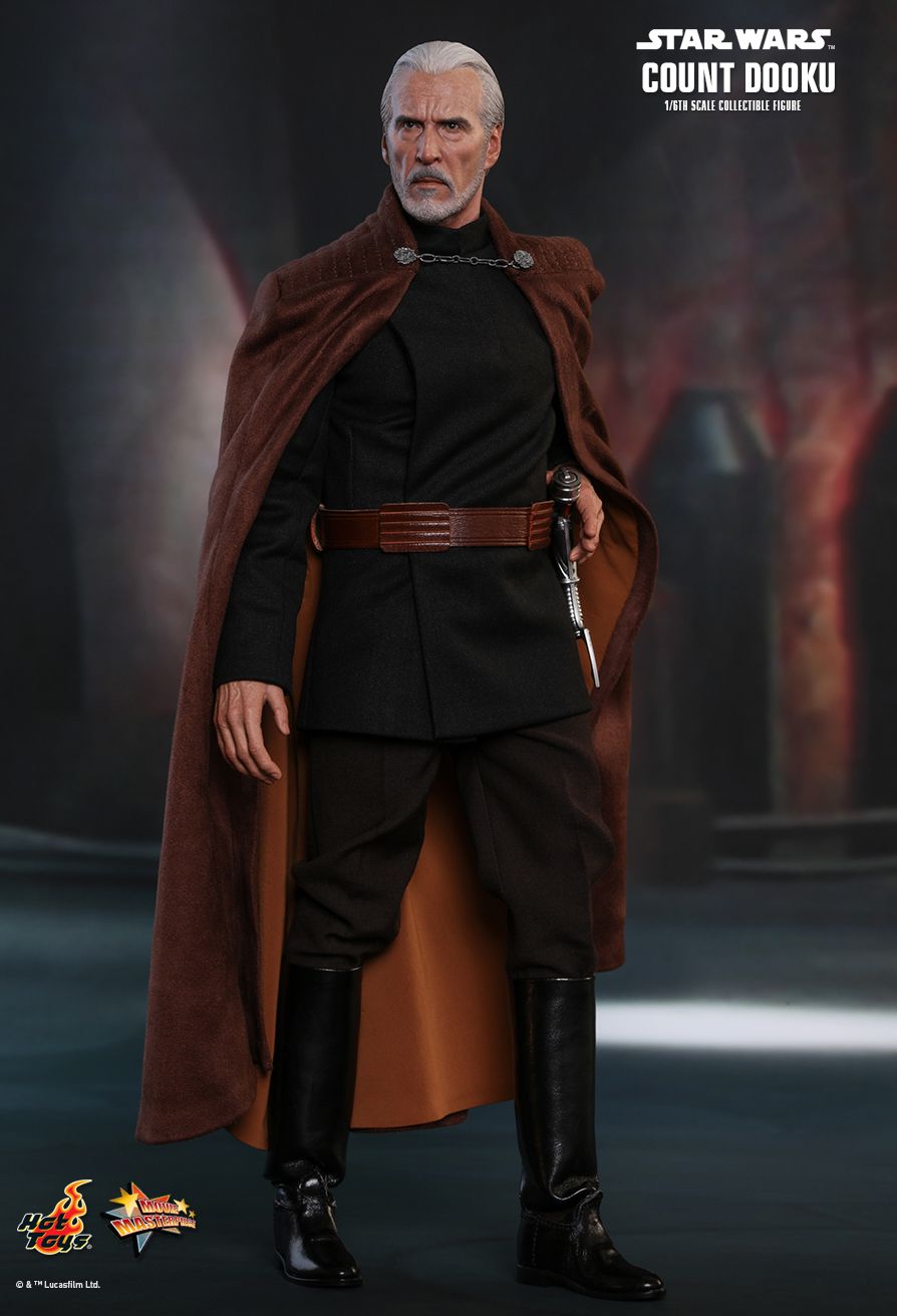 Count Dooku - Sir Christopher Lee   Sixth Scale Figure by Hot Toys