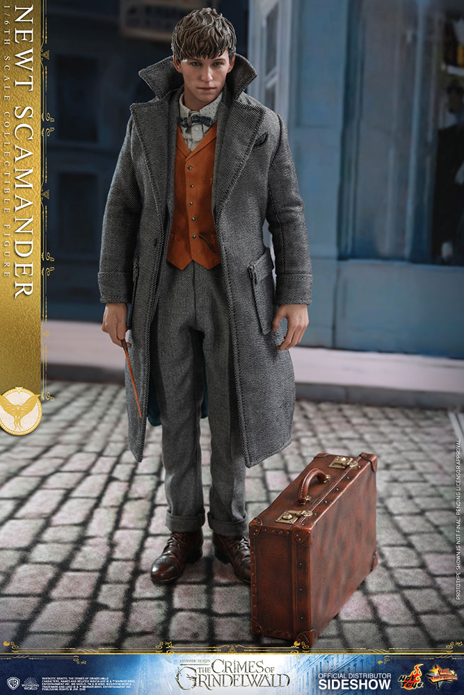 Newt Scamander Sixth Scale Figure by Hot Toys Movie Masterpiece Series
